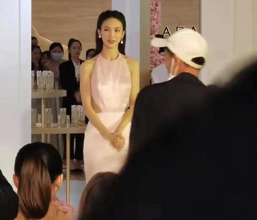 娱乐圈内最新爆料事件,揭秘明星背后惊人真相！  第3张